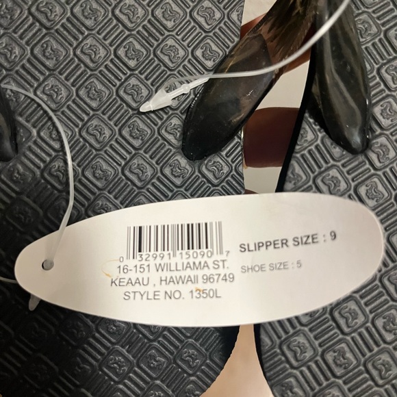 Local slippers - Picture 2 of 3